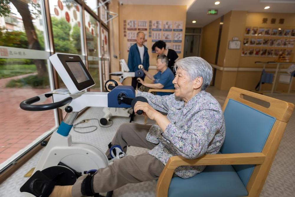 消费新图景丨银发经济解锁品质养老新生活 - 图1
