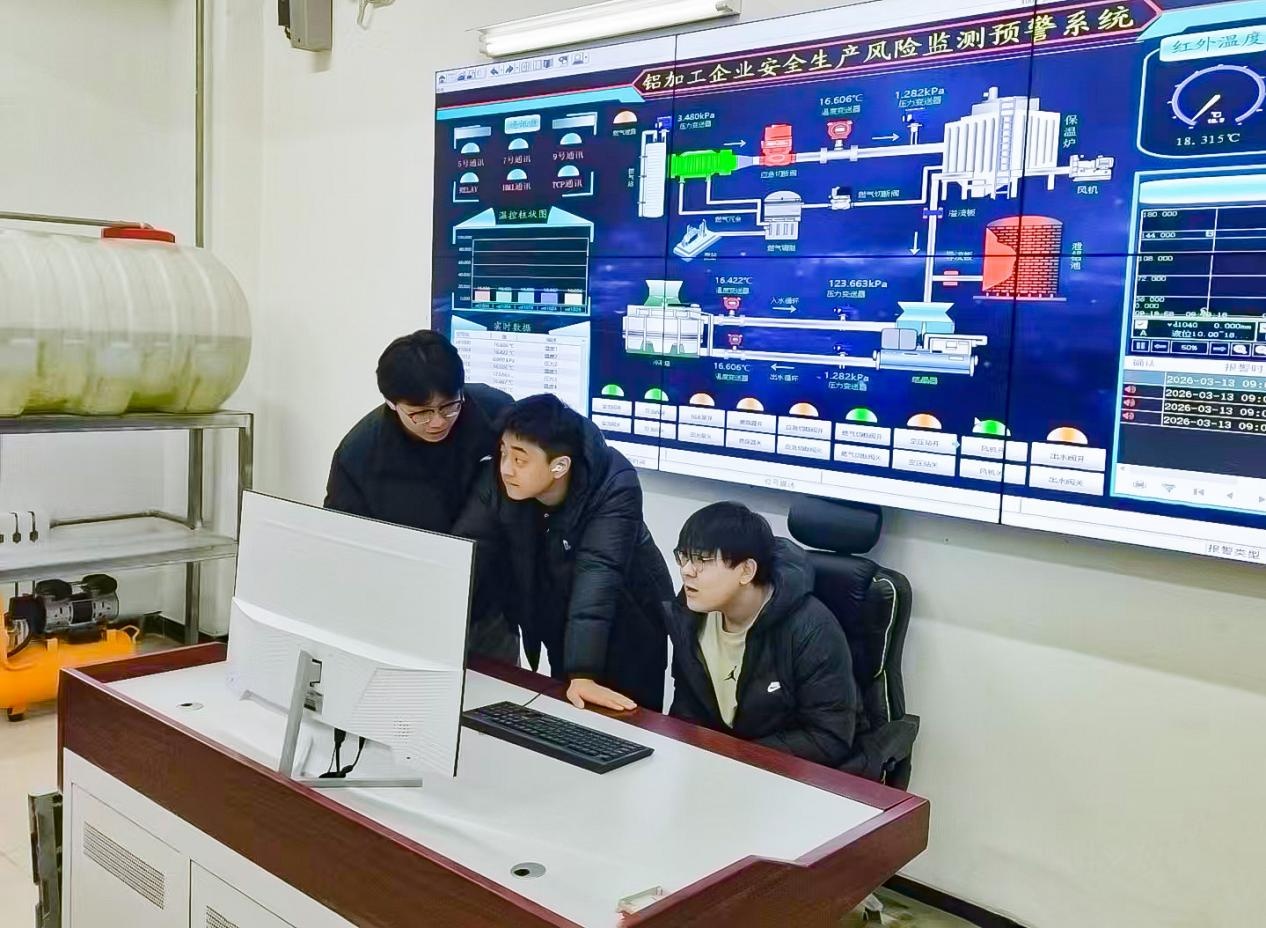 霍林郭勒市：技工教育赋能高校毕业生就业 - 图1