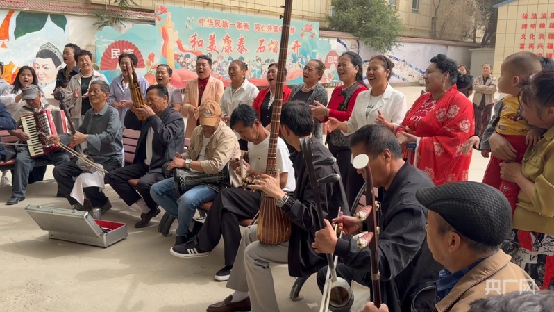 融“心”于疆 铸魂于土 天山南麓的“化学反应” - 图7