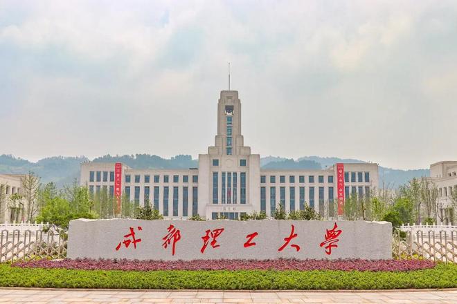 33岁环卫女工考上硕士研究生：比聪明的人多努力一点 - 图3