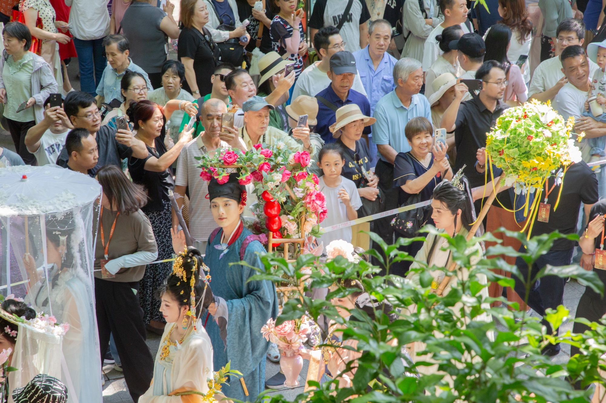 “礼俗新生，城隍佑安” 丙午年“城隍巡游”活动在杭州城隍阁景区举行 - 图3