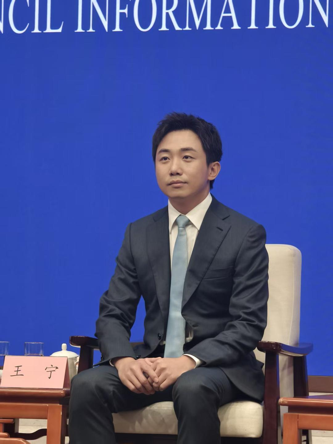 泡泡玛特王宁携“星星人”亮相：希望成为一家世界级的企业 - 图2