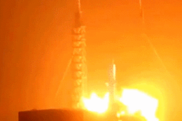 美“新格伦”火箭爆炸致发射台瘫痪 修复或需到2028年 - 图1