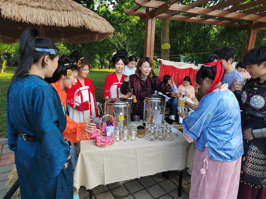 镜心好市这YOUNG燃！校园青春市集在山东女子学院火热开市 - 图2