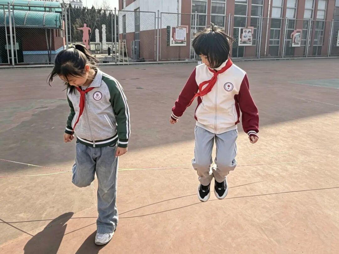 云端共绘民族情，童心逐梦展风采——威海高区实验小学“六一”主题活动绽放异彩 - 图33