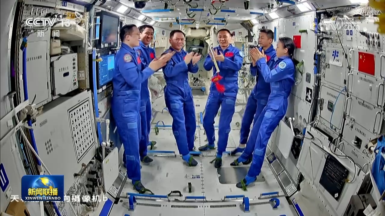神舟二十一号、神舟二十三号航天员乘组进行在轨交接 东风着陆场完成最后一次全系统综合演练 - 图2