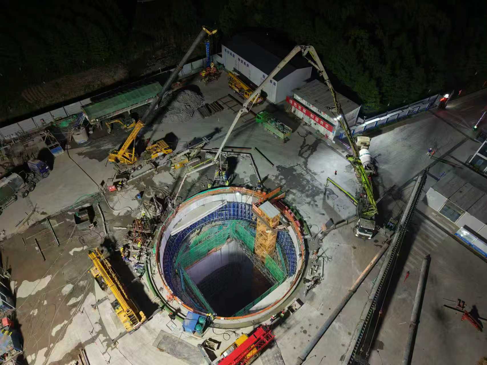 崇太长江隧道2号竖井内衬结构顺利完成 - 图1