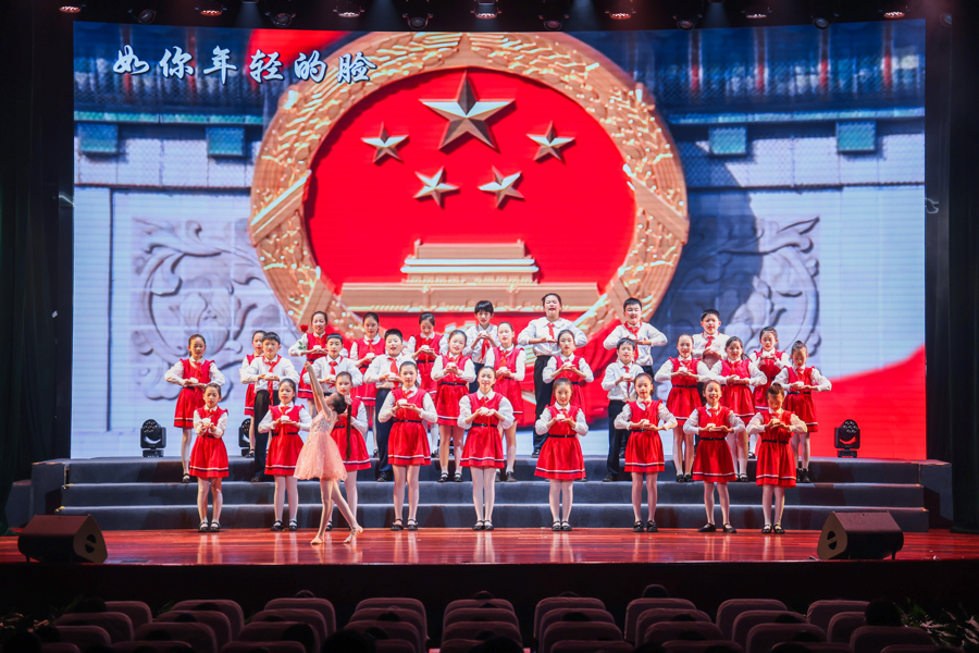 “你们走过两万五千里，我们走向亿万光年！”校园内的百年穿越之旅太燃了！ - 图9