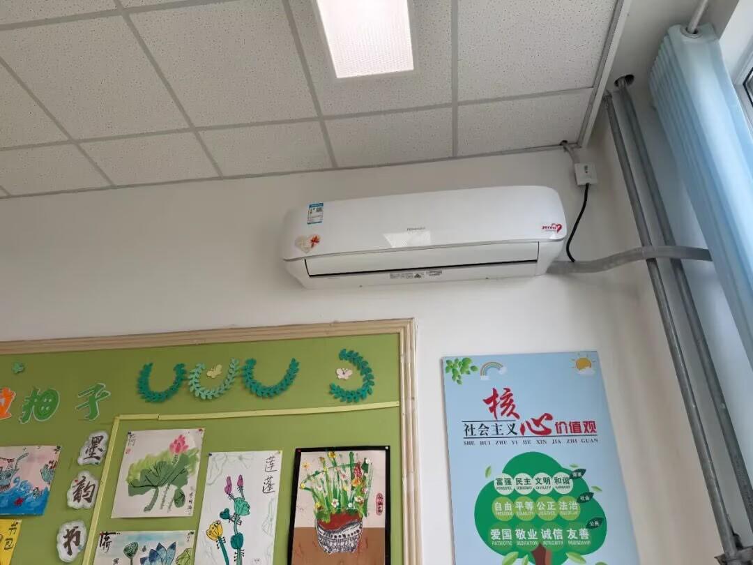 空调送清凉，午休能躺睡！莱山区中小学空调与午休设施实现“双覆盖” - 图3