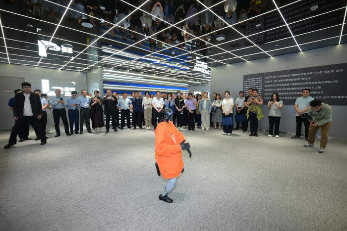 从一堂AI课，到一座城的AI素养基地——济南市人工智能实训基地正式启航 - 图2