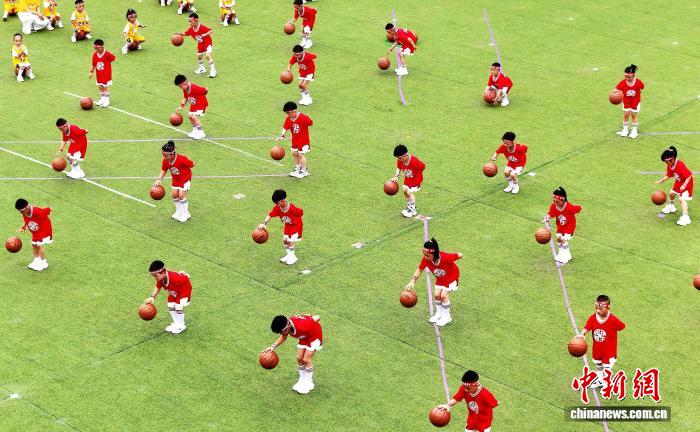 山西万荣：萌娃“花式”庆“六一” - 图3