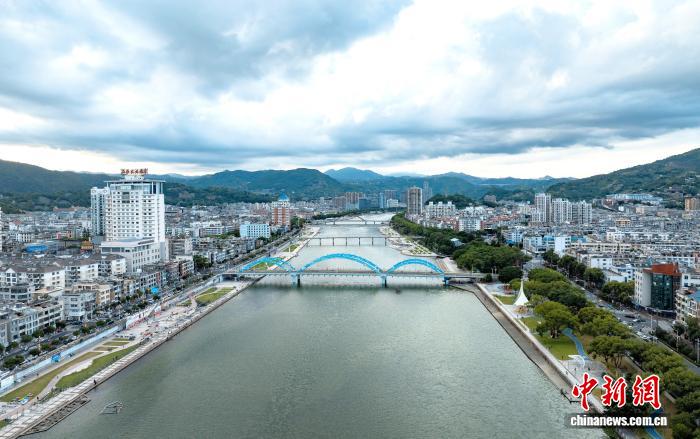 “体育+生态”融合发展 全国马拉松游泳冠军赛在福建福鼎举办 - 图1
