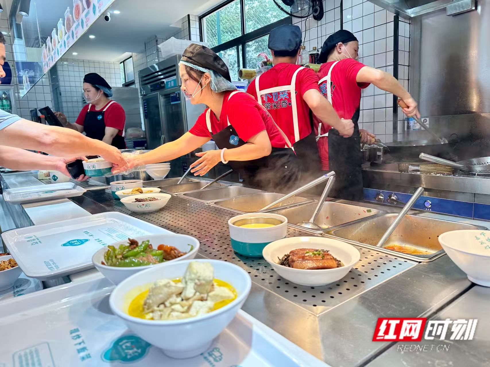 湘潭新奥驿站社区食堂开业 充电、吃饭、休闲一站搞定 - 图2