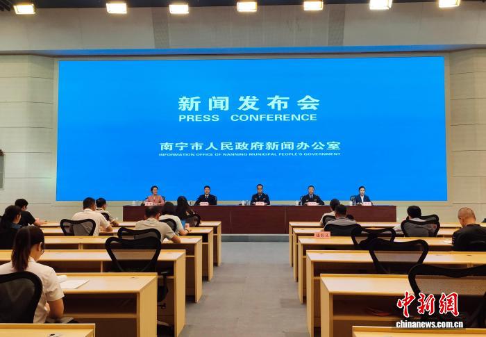 南宁多措并举优化营商环境 经营主体总量突破百万户 - 图1
