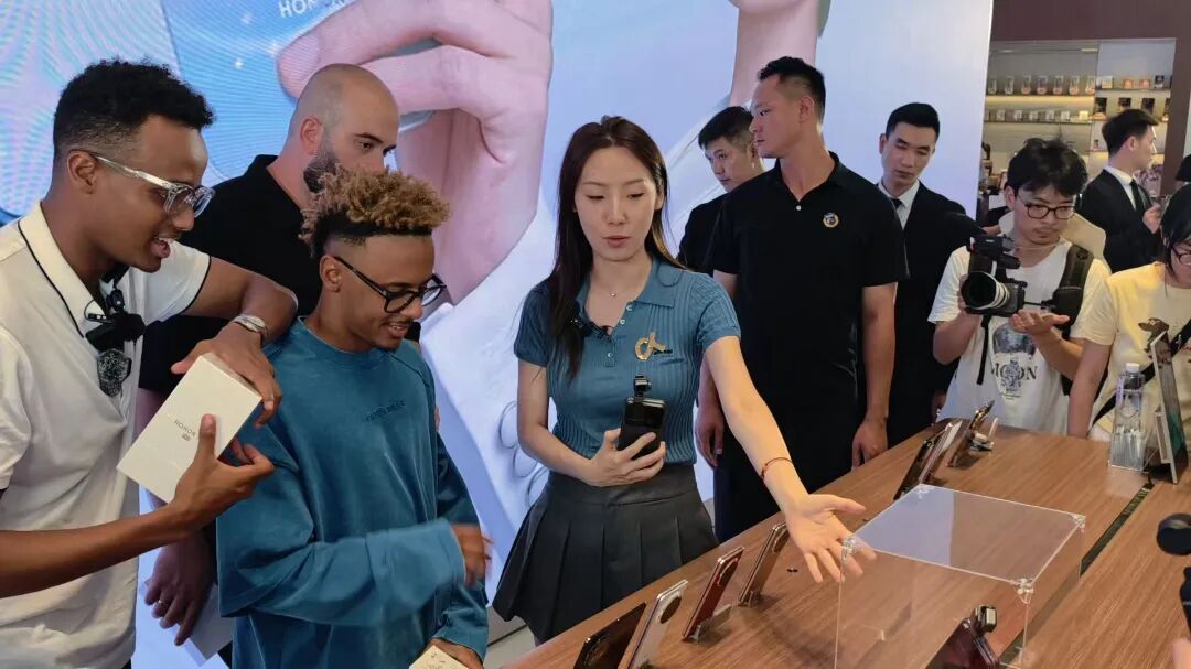 刚刚，“中东第一网红”阿波哥现身深圳！ - 图12
