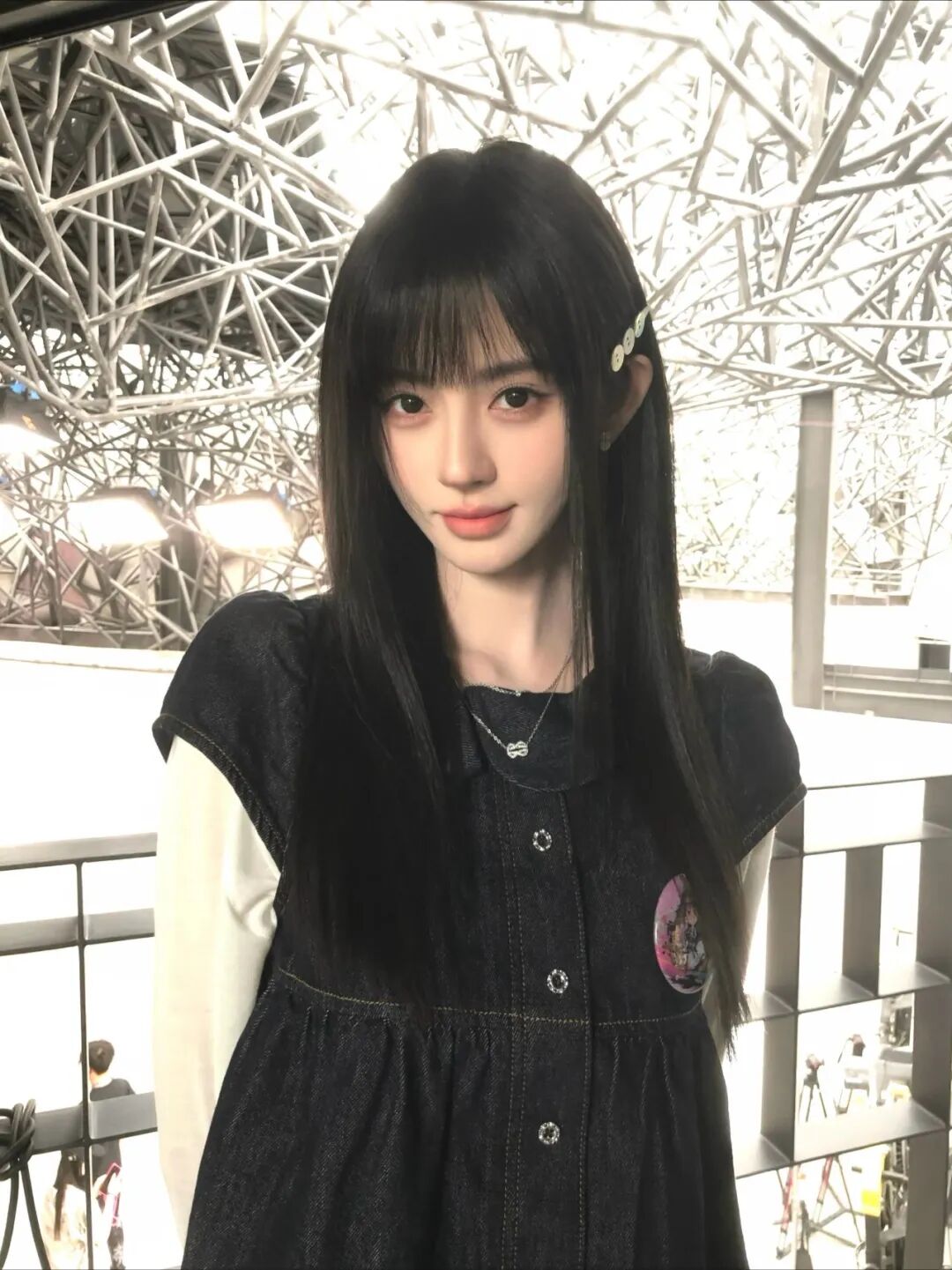 鞠婧祎主演《万花世界》被质疑主角戏份被抢，剧组发声明正式辟谣：网传“剧组存在资源咖”等均为不实虚假信息；鞠婧祎方回应 - 图5
