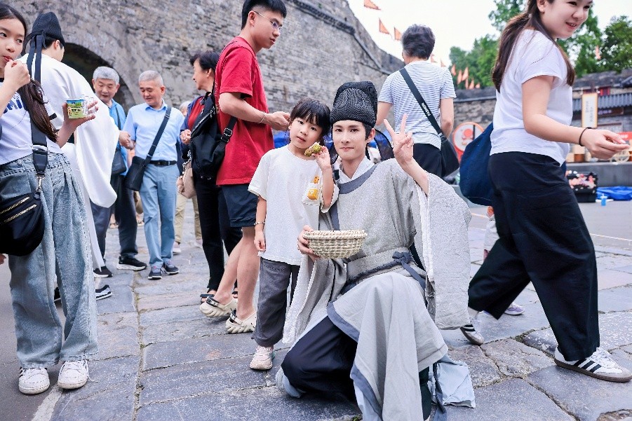 京东生鲜“重走荔枝路”抵达荆州，千年贡道上演“争鲜战” - 图3