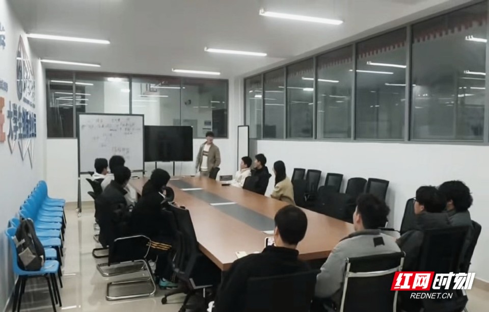从校园跑腿到AI驾培 大学生将“创业”修成必修课丨育见・创业者 - 图4