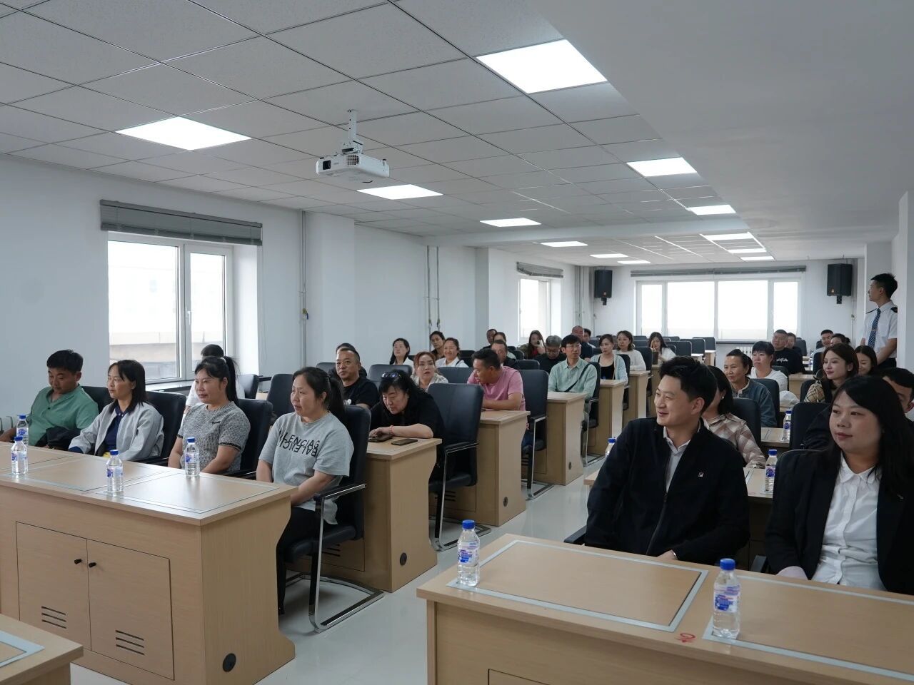 “把孩子交给这个学校，我们放心！” - 图2