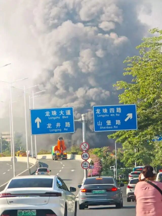 现场火光冲天！深圳南坪快速突发火灾，官方最新通报 - 图4