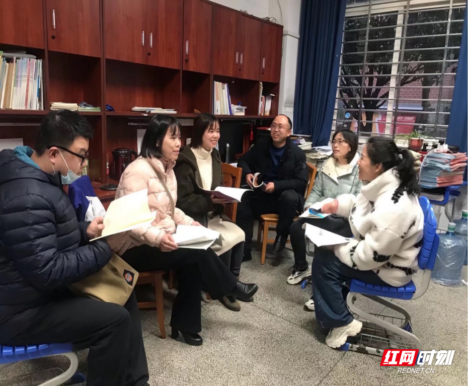 29年坚守 一位高中政治教师的“大先生”之路 - 图3