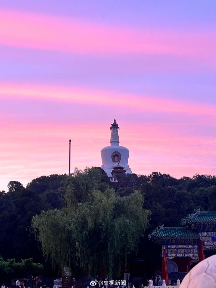 5月最后一天 北京现浪漫晚霞 - 图1