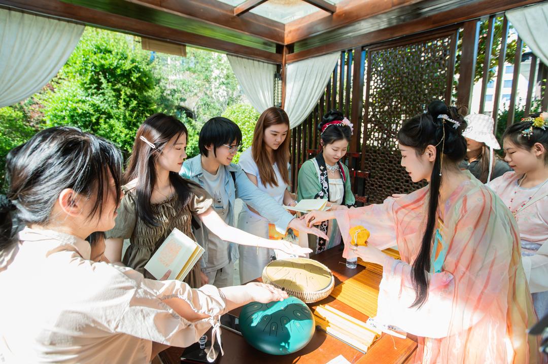 泰山脚下“戏”说风云：《泰岳寻韵记》开启泰安沉浸式文旅新篇章 - 图3