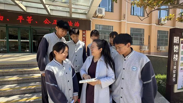 长清第一初级中学优秀教师程燕：用爱与责任点亮每一个希望 - 图1
