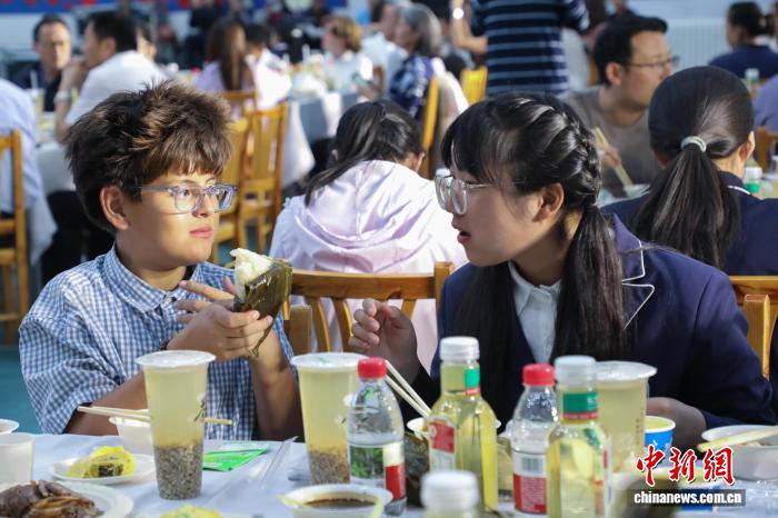 美国青少年赴青海西宁校园开展研学联谊活动 - 图10