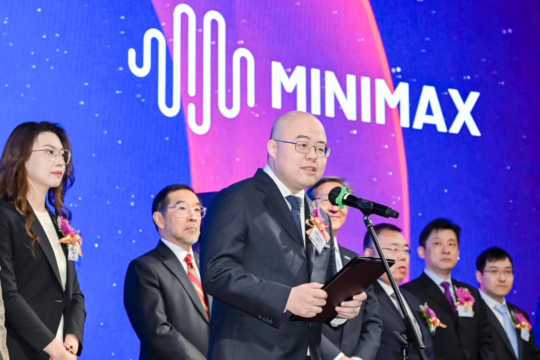 对话CEO｜MiniMax闫俊杰：Token已成核心生产力，AI正在蜕变 - 图2