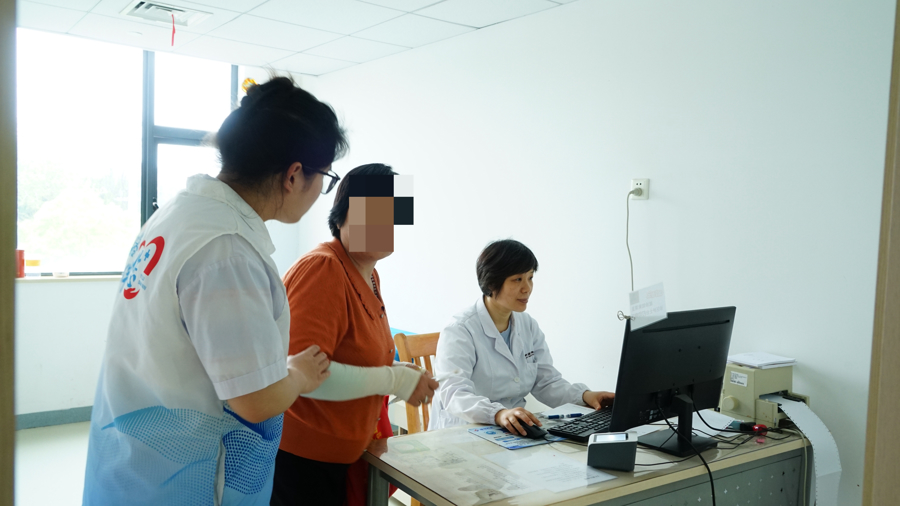 工位复诊、云端陪诊……这家医院把健康“e”路铺进写字楼 - 图1