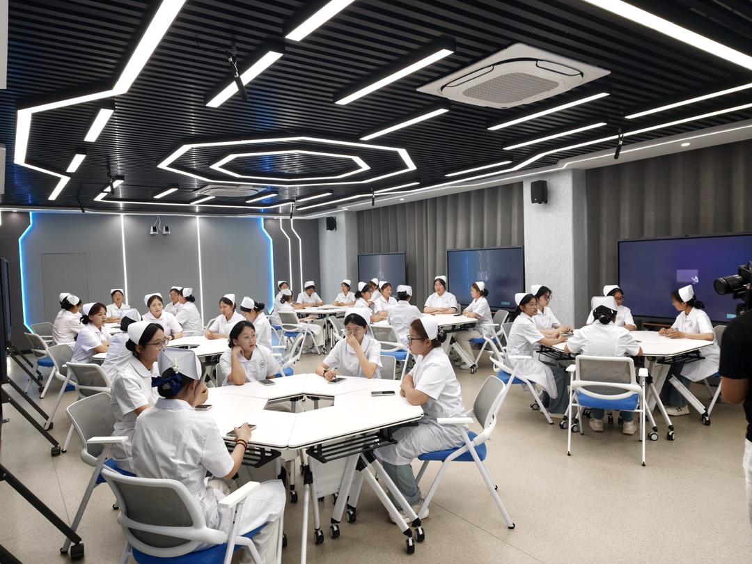 坚持职业教育优先发展，推动人力资源大市向人才强市转变 - 图1