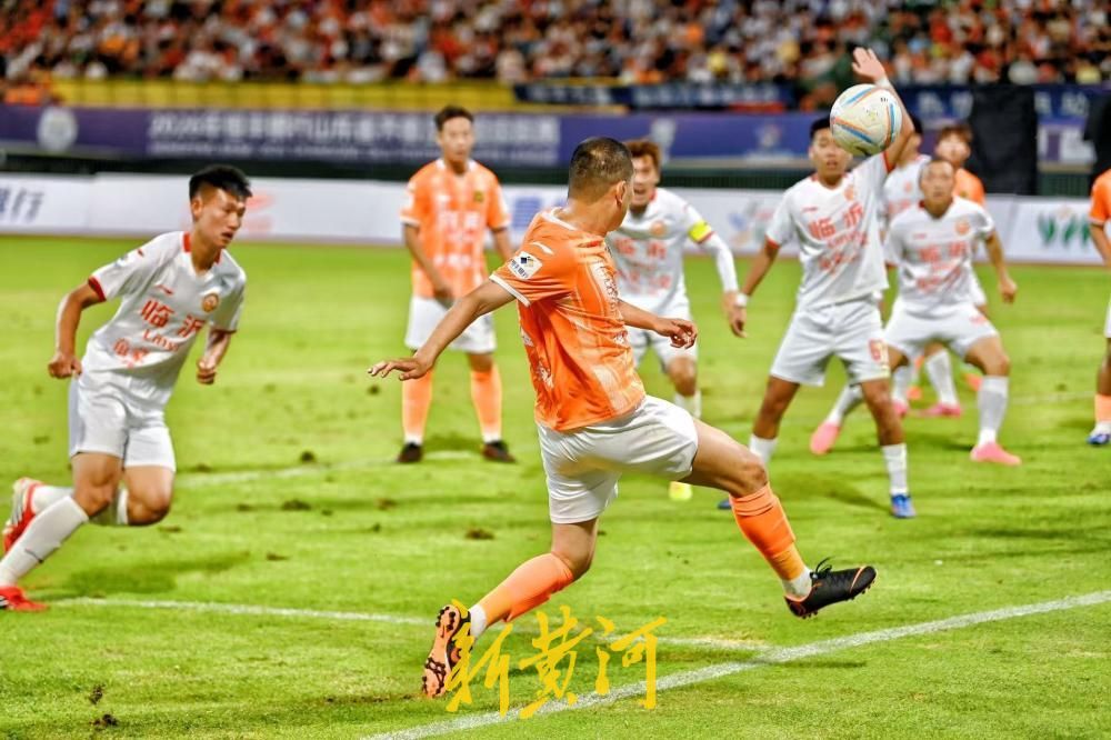 济南队6比0大胜临沂队，齐鲁超赛济南赛区迎来首个夜场 - 图4