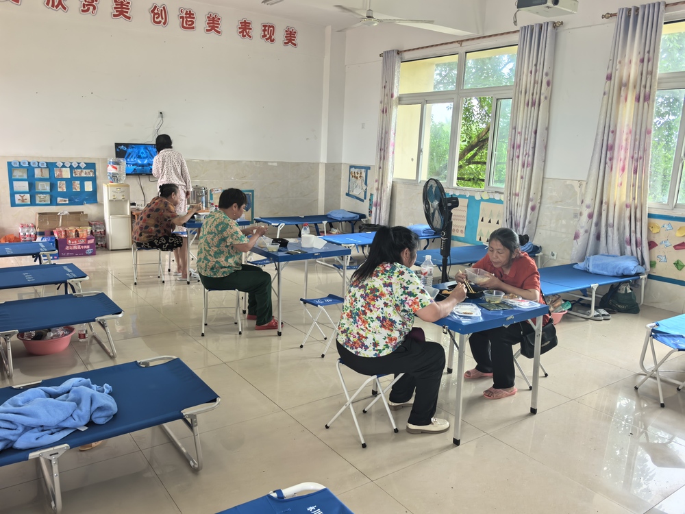 南方多地持续开展防汛救援 - 图3