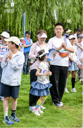 世界冠军庞清助阵 “与光同行·让爱无碍”2026错袜行动公益跑在京圆满举行 - 图13