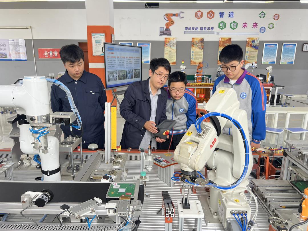 日照市科技中等专业学校以产教融合赋能特色育人 车间即为课堂 生产即是实训 - 图3