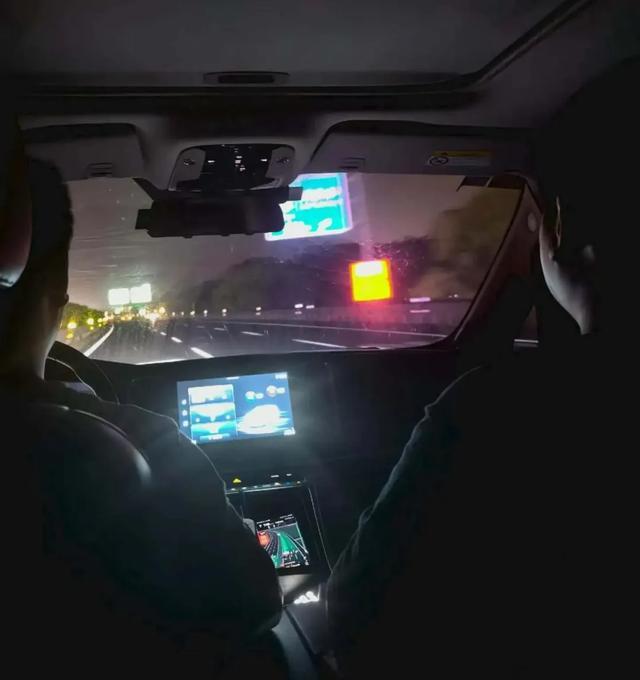 彻底慌了！女子为给儿子办婚事，一口气投100万元炒股，警方发现有99.7万元购买了游戏点券，但尚未发货 - 图3