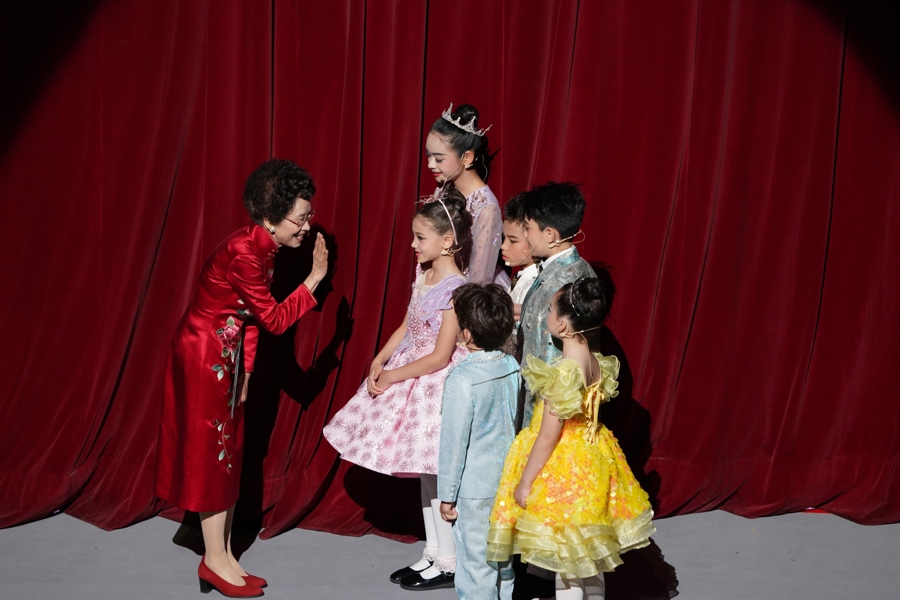 30多个国家和地区孩子同台，宋庆龄学校艺术节诠释“爱满天下” - 图2