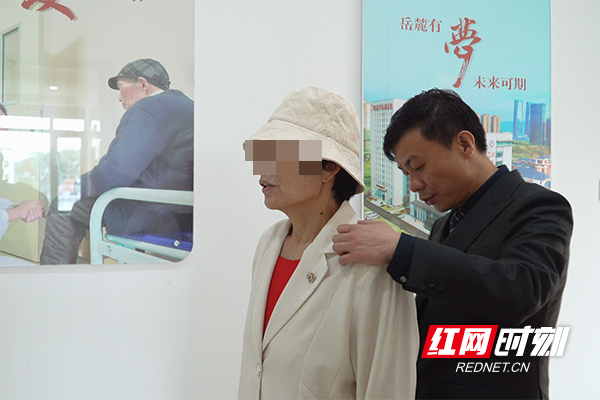 腰酸背痛别硬扛！我国超3亿人被困扰，元凶竟是它 - 图1