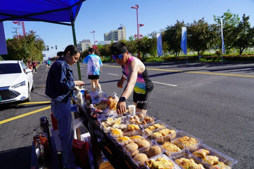 山花映赛道 奔跑燃全城！裕民县城市耐力赛暨欢乐健康跑热力开跑 - 图9