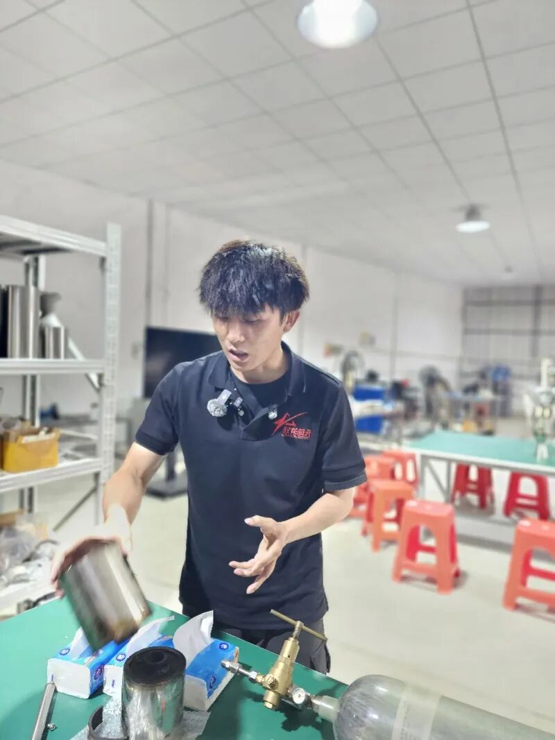 「高考作文素材」童年的热爱，是长大后的光｜大象夜读 - 图2