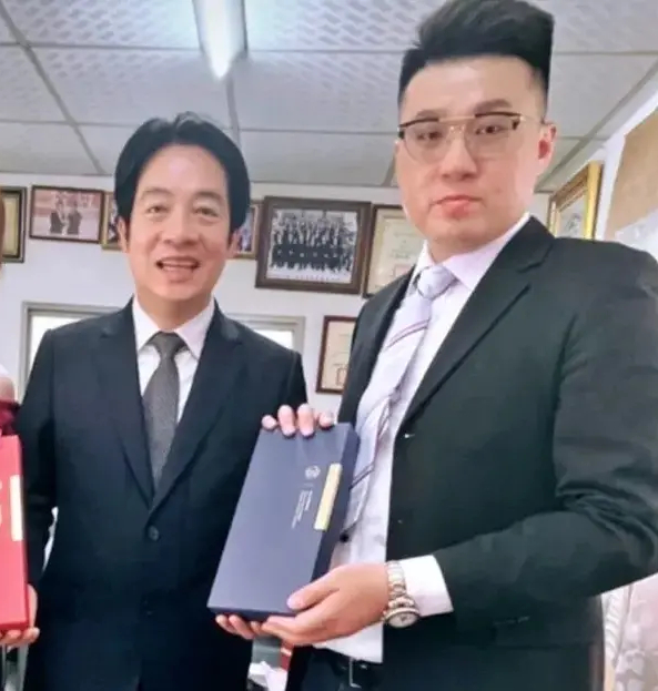 宣扬“赖清德是我干爹”的台湾官二代重判改缓刑，岛内质疑侵蚀台湾司法 - 图1