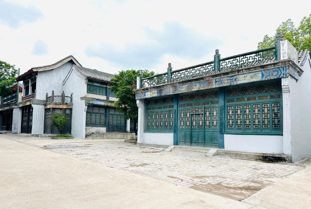 AI大潮中的横店：演员刚走红就无戏可拍 - 图1