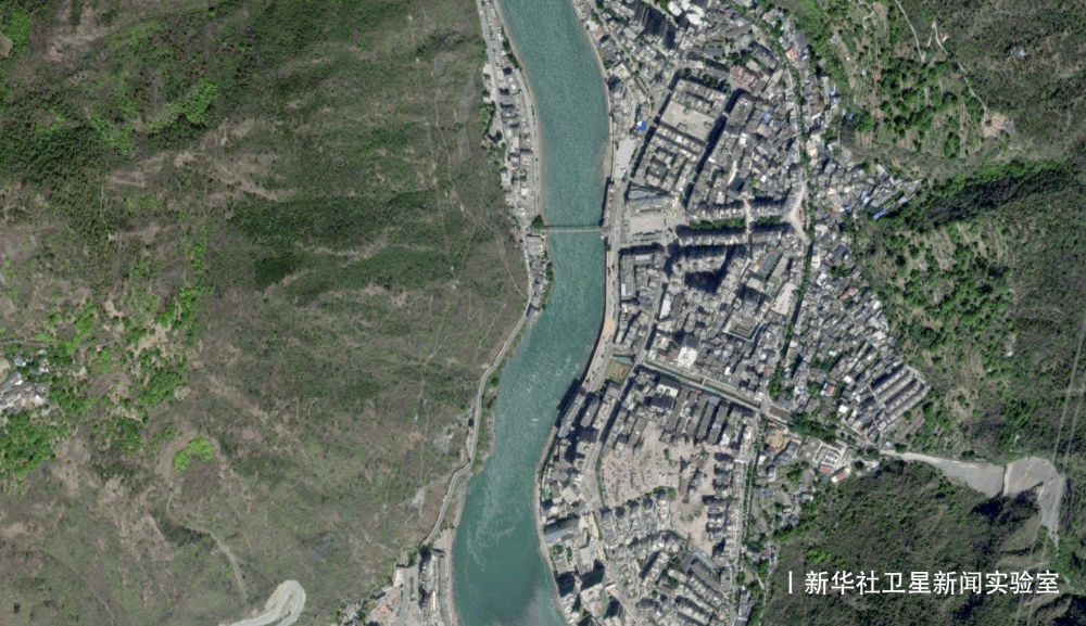 从太空看中国｜红军长征在川足迹——泸定桥的红绿交响 - 图2