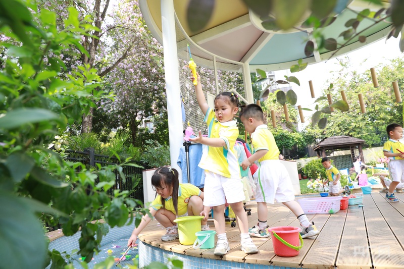法育学前丨走访广佛幼儿园：学前教育法落地近一年 孩子如何“玩中学” - 图2