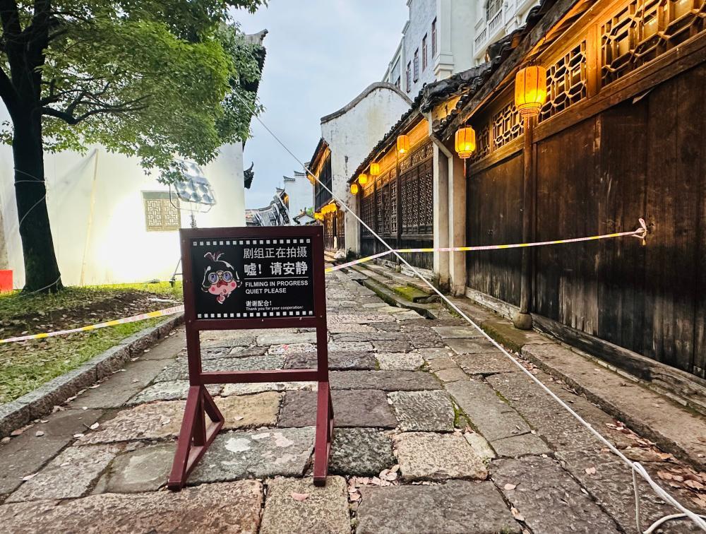 AI大潮中的横店：演员刚走红就无戏可拍 - 图3