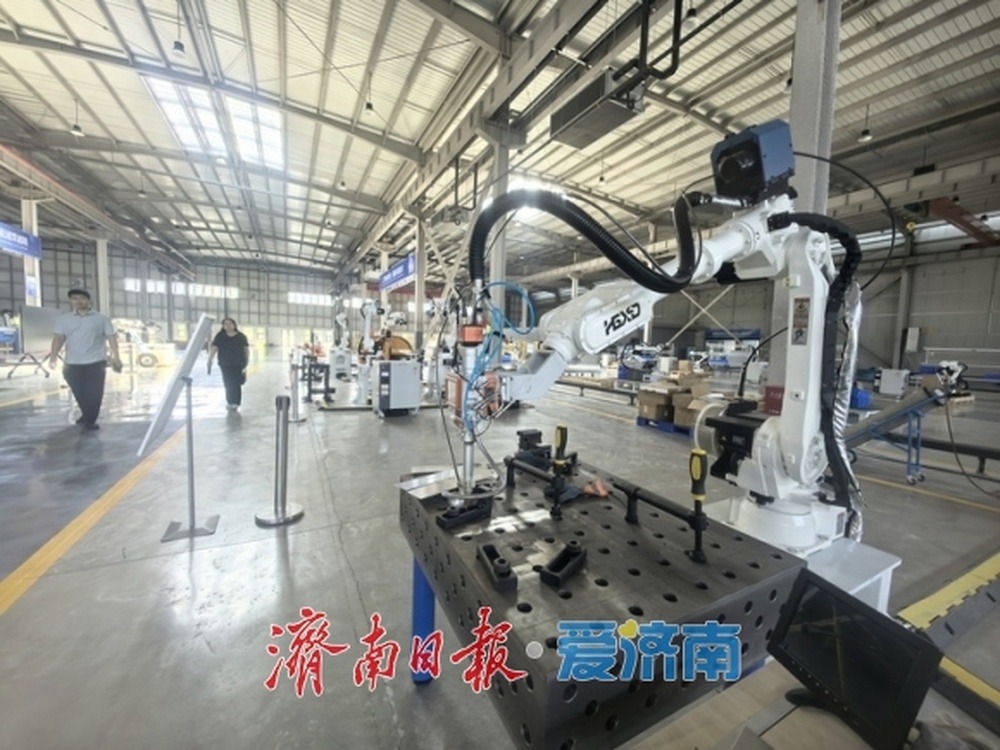 给焊接装上“眼和脑”！济南这一企业已实现规模化量产“智能焊工” - 图2